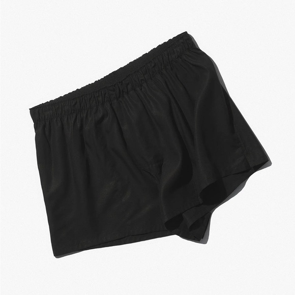 CDLP Woven Boxer Shorts Slim
Black
$85
Made of a soft TenceL Sz XL - Picture 4 of 10